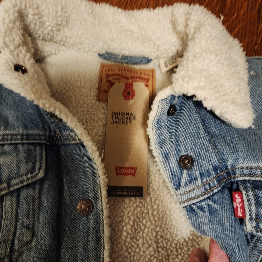 Levis Womens Original Sherpa Trucker Jacket M Divided Blue Denim NWT 36136-0000 - Picture 2 of 10